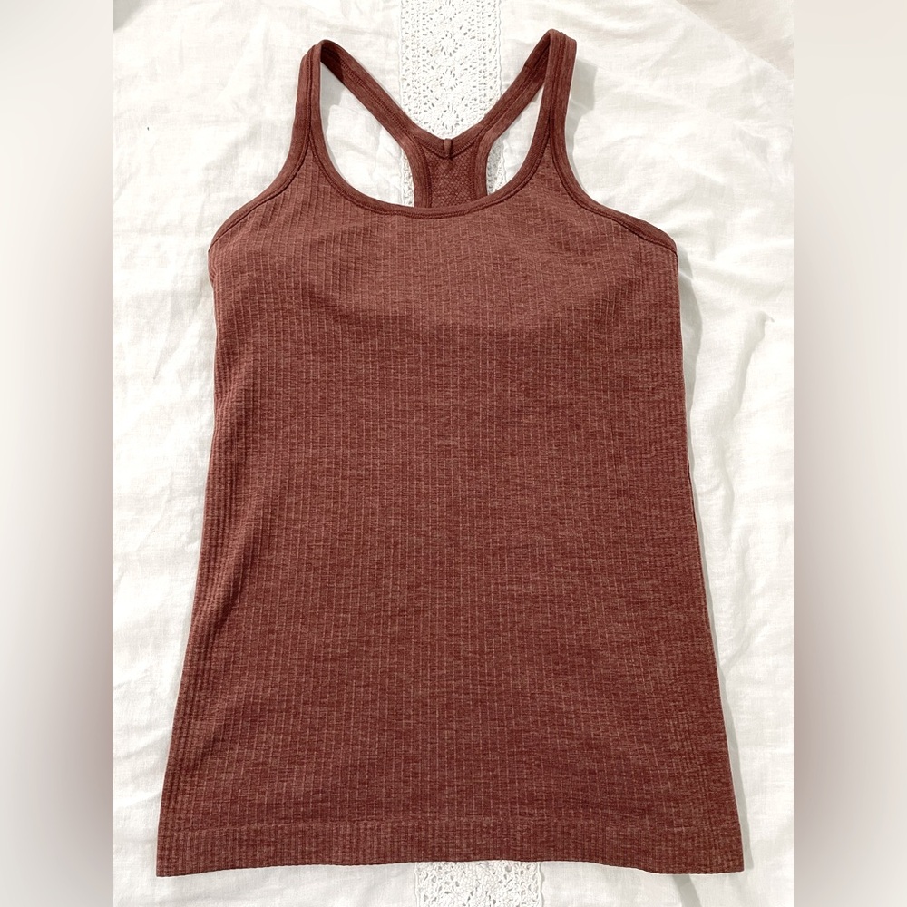 EUC Lululemon Ebb To Street Size 4
